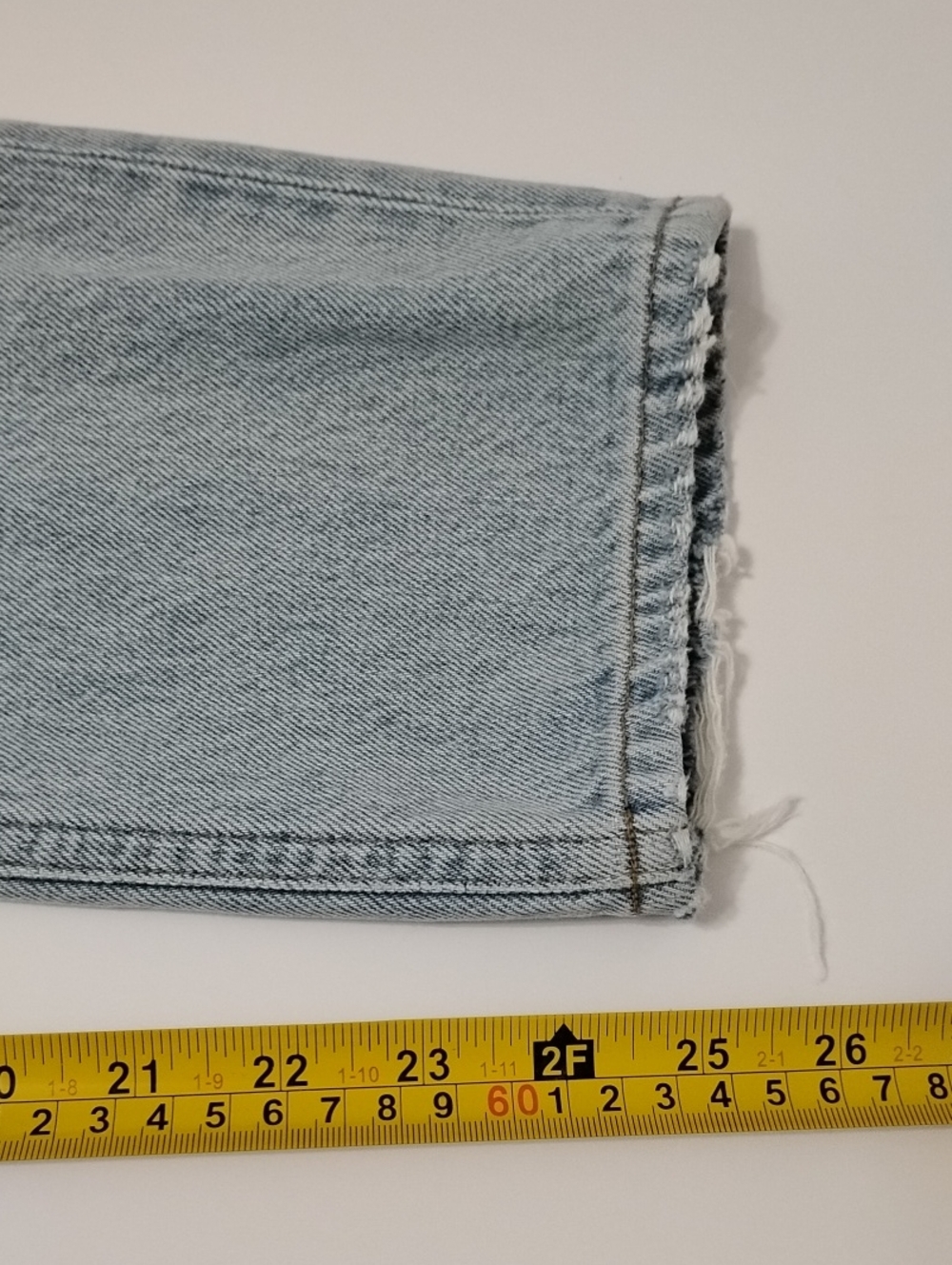 Agolde Riley High Rise Crop Jean W25 - Picture 7 of 10